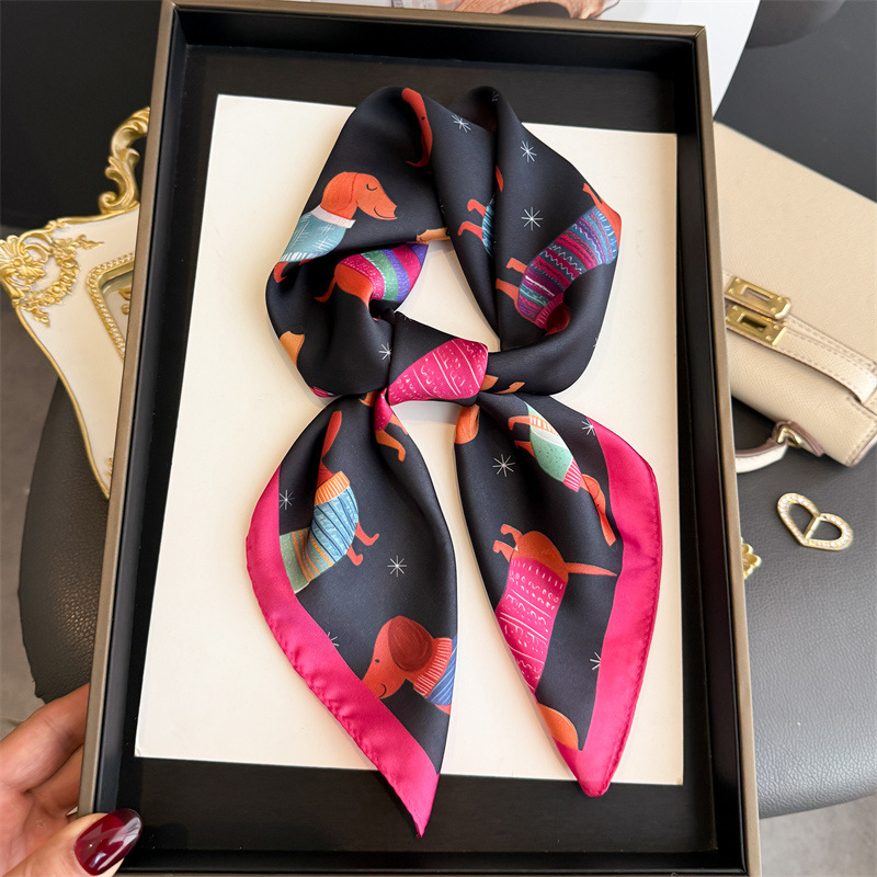 Scarf Silk Square - Modna bandanka z nadrukiem psa rasy