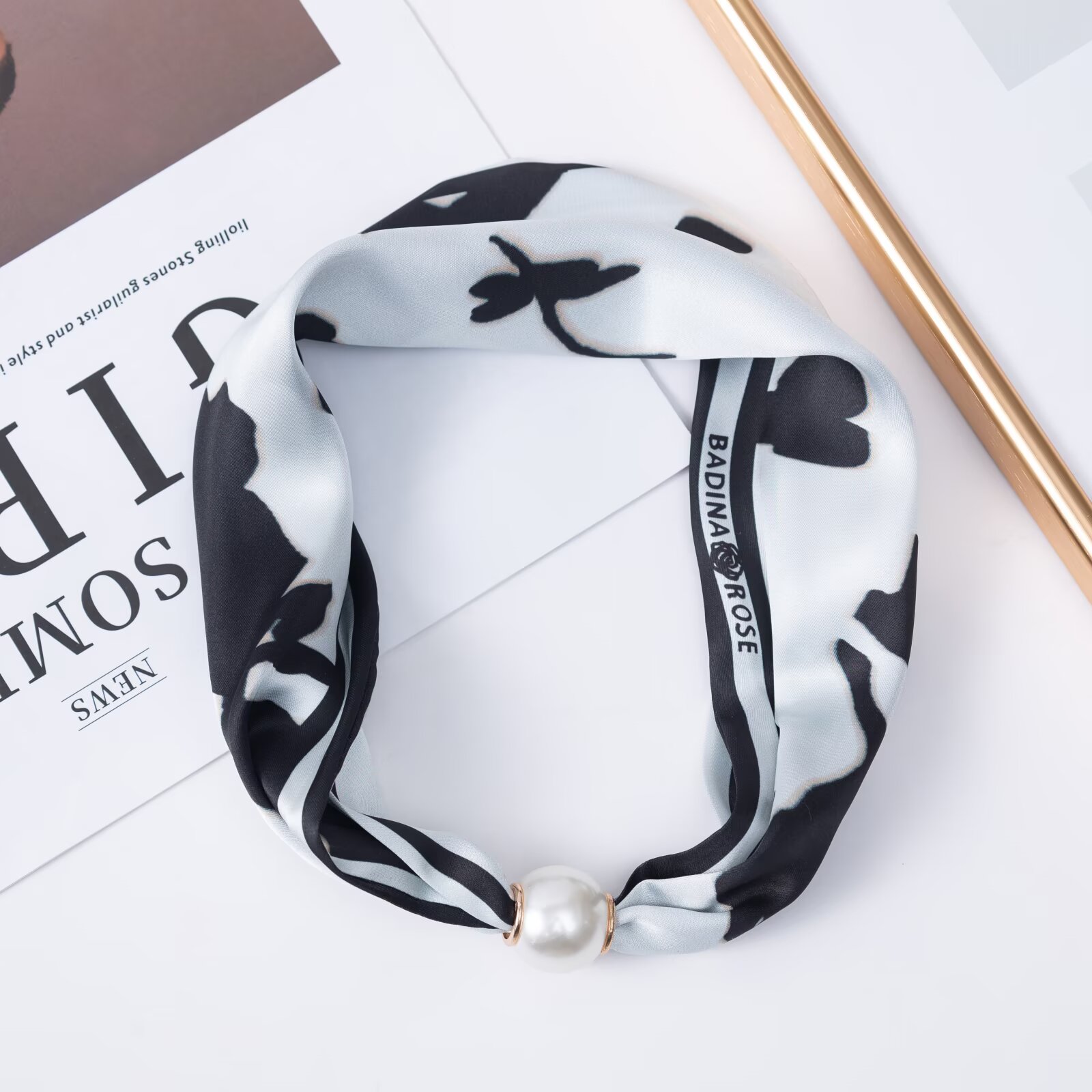 Naszyjnik z pereł Nowy, uniwer – Silk Neck Scarf recenzja i cena
