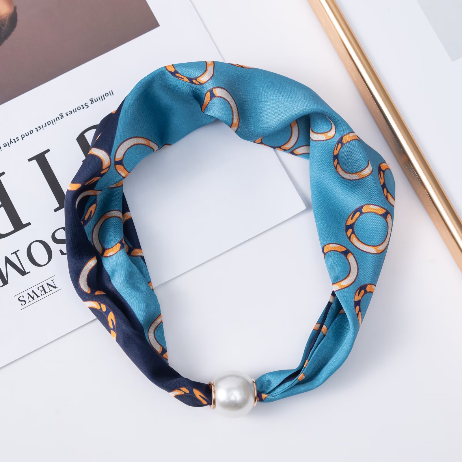 Naszyjnik z pereł Nowy, uniwer – Silk Neck Scarf recenzja i cena