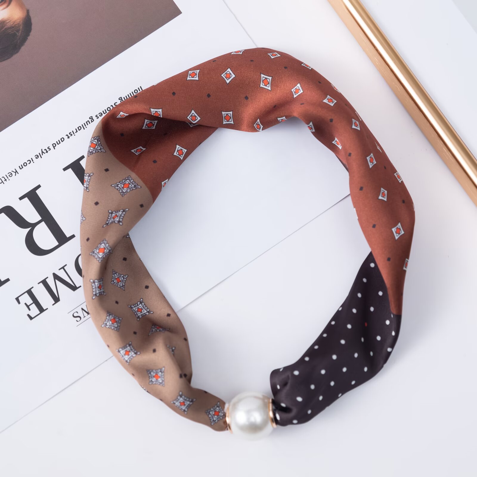 Naszyjnik z pereł Nowy, uniwer – Silk Neck Scarf recenzja i cena