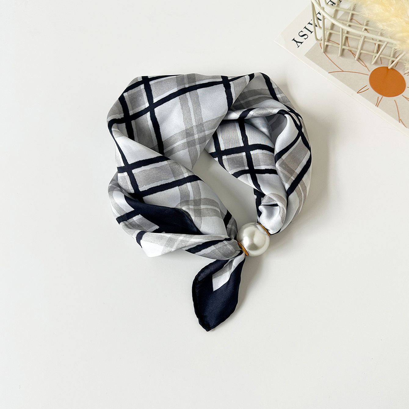 Luksusowa jedwabna apaszka z m – Scarf Silk Square recenzja i cena
