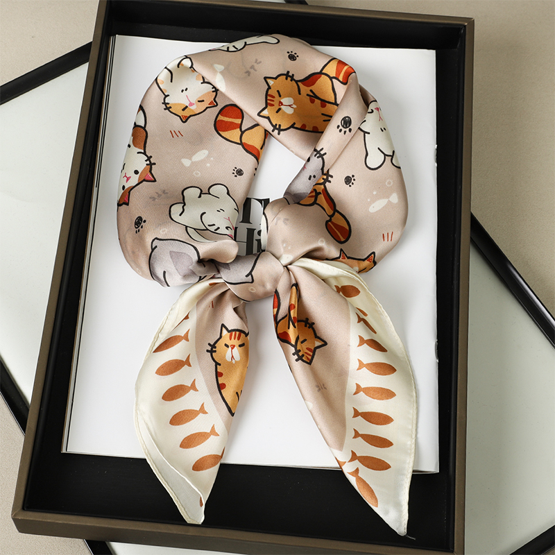 Luksusowy jedwabny szal Gruby  – Scarf Silk Square recenzja i cena