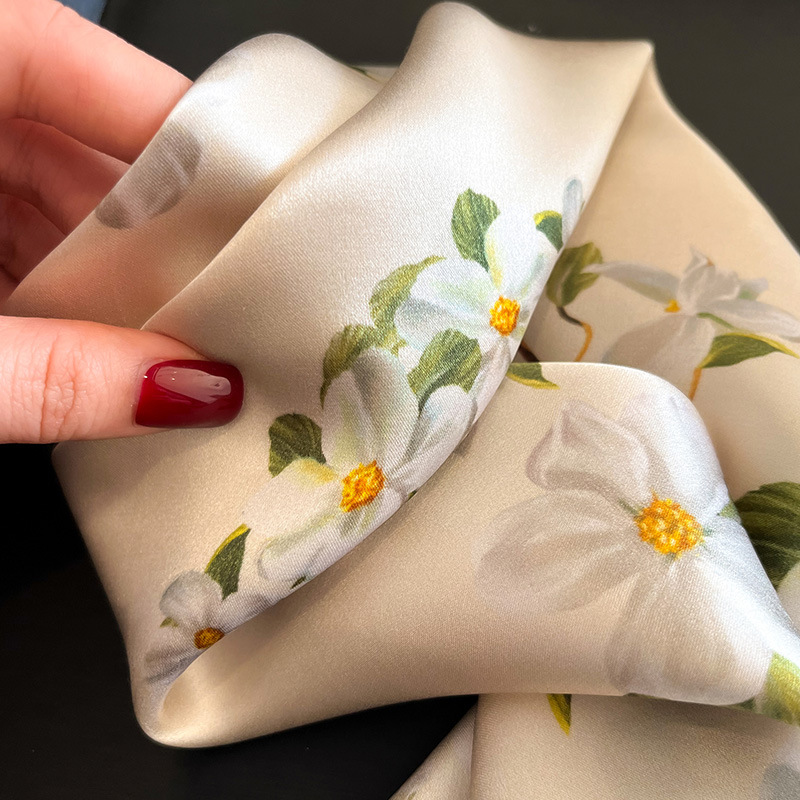 Luksusowy 100% jedwabny kwadra – Ascot Neck Scarf recenzja i cena